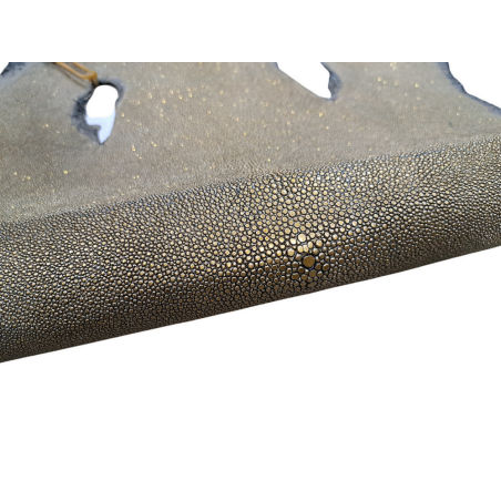 Peau de galuchat - perle centrale - cuir exotique - or antique - Cuir en Stock