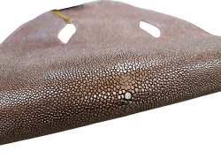 Peau de galuchat - perle centrale - cuir exotique - cuivre - Cuir en Stock