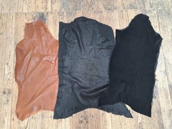 Lot de 2 peaux de cuir - promotions bonnes affaires - maroquinerie - Cuir en stock