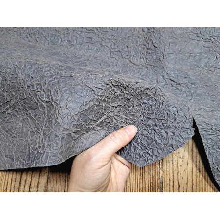 Peau de veau effet froissé - Gris taupe - Cuir en Stock