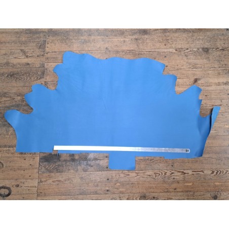 Demi-peau de cuir vache grainée - bleu azure - maroquinerie - accessoires - Cuir en stock