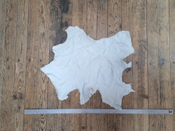 Peau de cuir d'autruche blanc poudré - picots luxe - cuir en stock