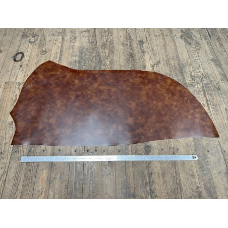 Demi-peau de cuir de veau BOX lisse - tannage ferme - nuancé effet tamponné - pain brûlé - Cuir en Stock