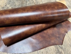 Demi-peau de cuir de veau BOX lisse - tannage ferme - nuancé effet tamponné - pain brûlé - Cuir en Stock