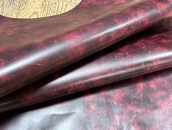 Demi-peau de cuir de veau BOX lisse - tannage ferme - nuancé effet tamponné - bordeaux - Cuir en Stock