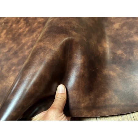Demi-peau de cuir de veau BOX lisse - tannage ferme - nuancé effet tamponné - brun - Cuir en Stock