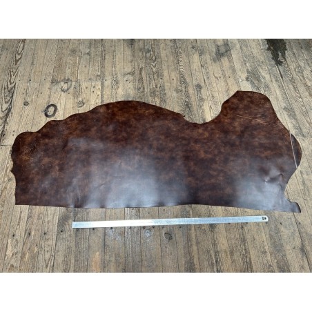 Demi-peau de cuir de veau BOX lisse - tannage ferme - nuancé effet tamponné - brun - Cuir en Stock