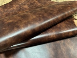 Demi-peau de cuir de veau BOX lisse - tannage ferme - nuancé effet tamponné - brun - Cuir en Stock