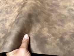 Demi-peau de cuir de veau BOX lisse - tannage ferme - nuancé effet tamponné - beige mat - Cuir en Stock