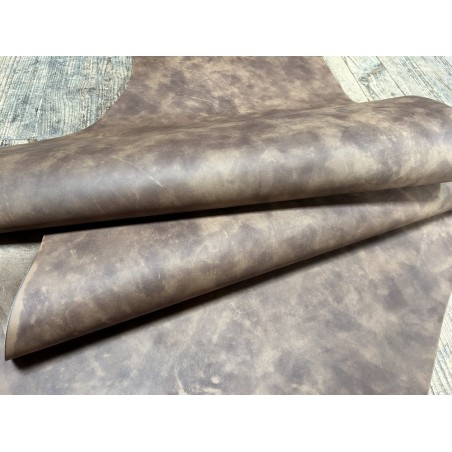 Demi-peau de cuir de veau BOX lisse - tannage ferme - nuancé effet tamponné - beige mat - Cuir en Stock