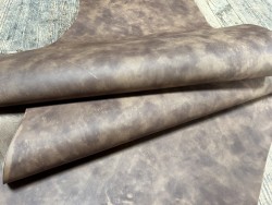 Demi-peau de cuir de veau BOX lisse - tannage ferme - nuancé effet tamponné - beige mat - Cuir en Stock