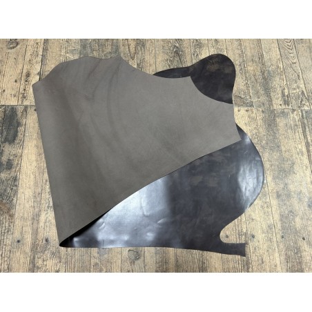 Demi-peau de cuir de veau BOX lisse - tannage ferme - nuancé effet tamponné - brun café - Cuir en Stock