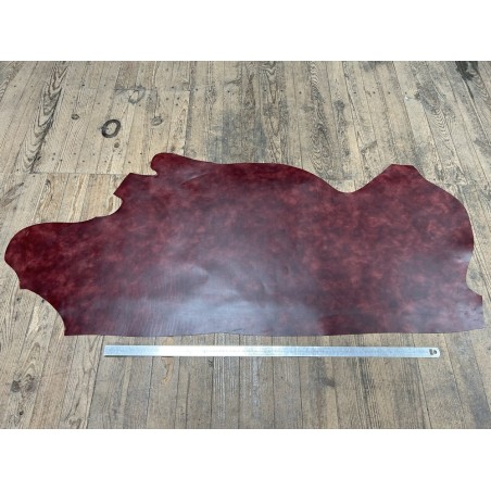 Demi-peau de cuir de veau BOX lisse - tannage ferme - nuancé effet tamponné - lie de vin - Cuir en Stock
