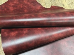 Demi-peau de cuir de veau BOX lisse - tannage ferme - nuancé effet tamponné - lie de vin - Cuir en Stock