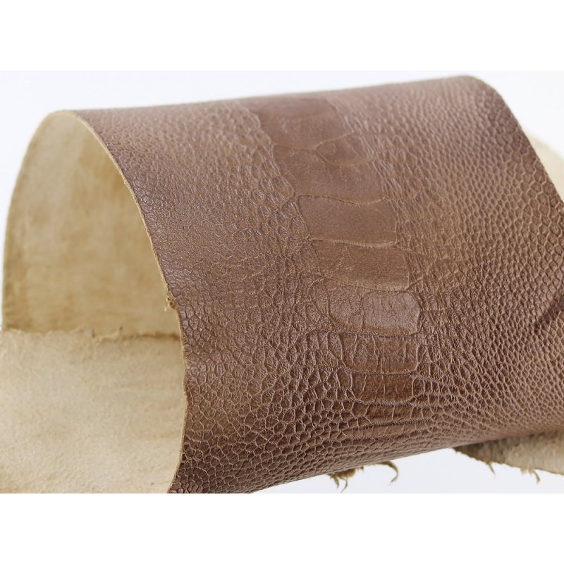 peau de cuir de patte d'autruche brun taupe mat exotique luxe maroquinerie accessoire cuir en stock peau de cuir de patte d'autruche brun taupe mat exotique luxe maroquinerie accessoire cuir en stock
