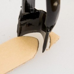 Poinçon professionnel pour sangles - Coupe triangulaire 32mm - IVAN - emporte pièce a frapper - pointe anglaise - Cuir en Stock