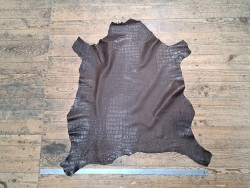 peau de cuir de mouton - crocodile - marron - maroquinerie - Cuir en stock
