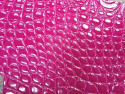 Morceau de cuir de crocodile véritable rose - Cuir en Stock