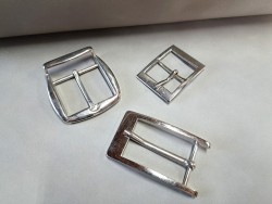 LOT de 3 boucles de ceinture - C - Nickelé - 30mm / 40mm