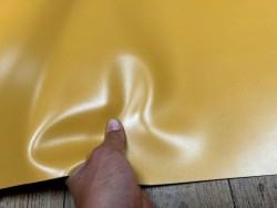 Demi-peau de cuir de veau BOX lisse - tannage ferme - jaune - Cuir en Stock
