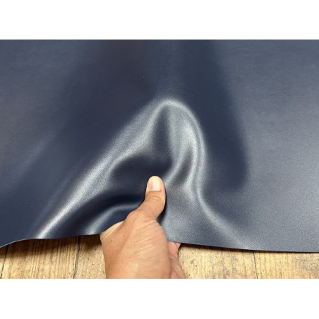 Demi-peau de cuir de veau BOX lisse - tannage ferme - bleu marine - Cuir en Stock