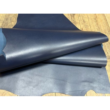 Demi-peau de cuir de veau BOX lisse - tannage ferme - bleu marine - Cuir en Stock
