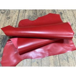Demi-peau de cuir de veau BOX lisse - tannage ferme - rouge - Cuir en Stock