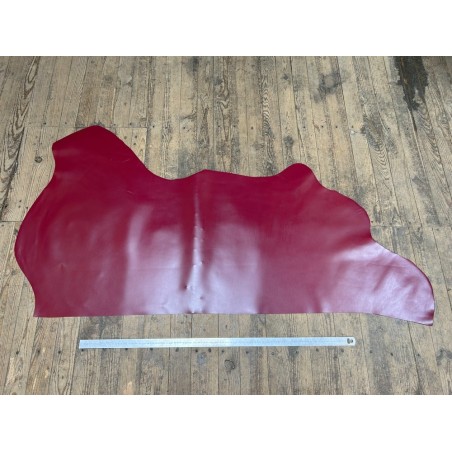 Demi-peau de cuir de veau BOX lisse - tannage ferme - griotte - Cuir en Stock