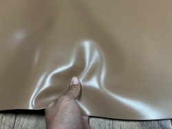 Demi-peau de cuir de veau BOX lisse - tannage ferme - AMANDE - Cuir en Stock