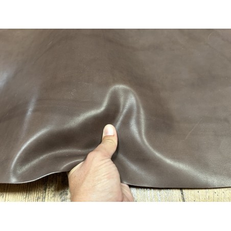 Demi-peau de cuir de veau BOX lisse - tannage ferme - MUSCADE - Cuir en Stock