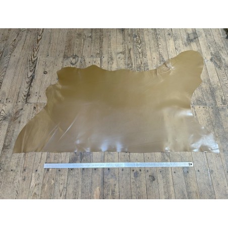 Demi-peau de cuir de veau BOX lisse - tannage ferme - SAVANE - Cuir en Stock