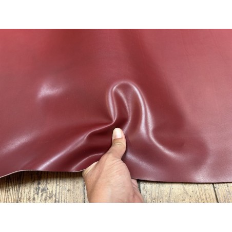 Demi-peau de cuir de veau BOX lisse - tannage ferme - BORDEAUX - Cuir en Stock
