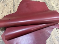 Demi-peau de cuir de veau BOX lisse - tannage ferme - BORDEAUX - Cuir en Stock
