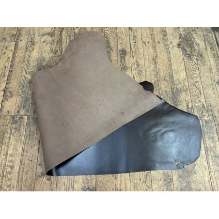 Demi-peau de cuir de veau BOX lisse - tannage ferme - marron chocolat - Cuir en Stock