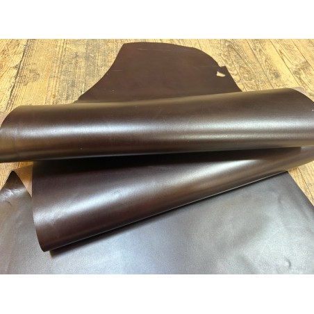 Demi-peau de cuir de veau BOX lisse - tannage ferme - marron chocolat - Cuir en Stock