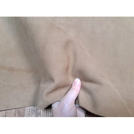 Demi-peau de cuir de veau nubuck - tannage souple - sable - Cuirenstock