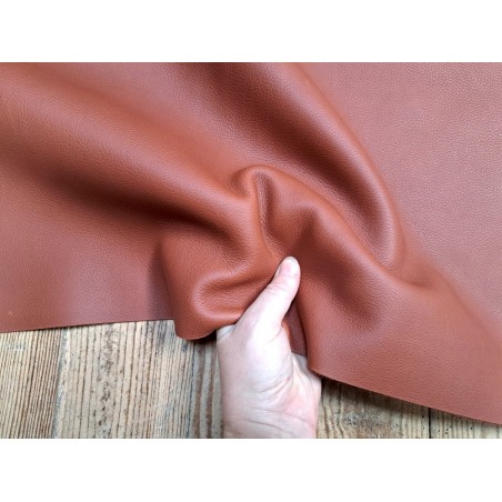 Demi peau de veau grainé - brun rouge - maroquinerie - cuir en stock