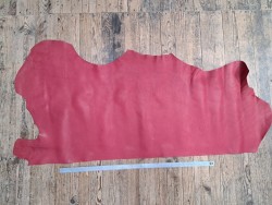 Demi peau de cuir de veau - framboise - Maroquinerie - Cuir en stock