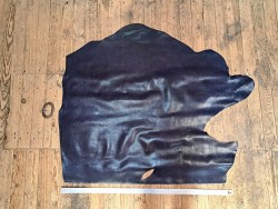 Demi-peau de cuir de vachette grain façon serpent - bleu - maroquinerie - Cuir en Stock