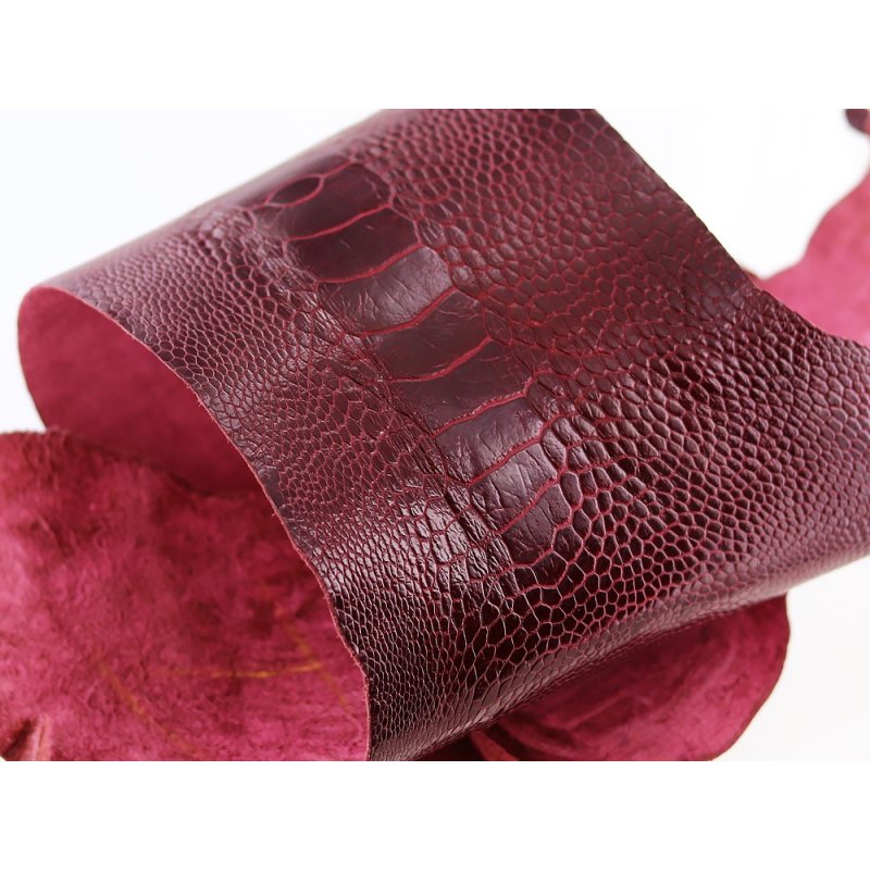 peau de patte d'autruche bordeaux brillant maroquinerie accessoire exotique luxe cuir en stock
