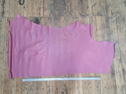 Demi peau de cuir de veau rose aniline ameublement Cuirenstock