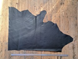 Grand morceau de cuir de vache grainé - Noir mat - A - Cuir en Stock