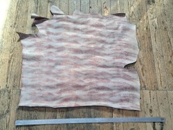 Demi-peau de cuir de veau façon lézard - Beige / Bordeaux nacré