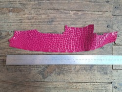 Morceau de cuir de crocodile véritable rose - Cuir en Stock
