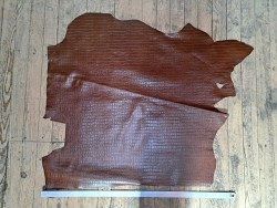 Demi-peau de cuir de vachette grain croco brun acajou - B