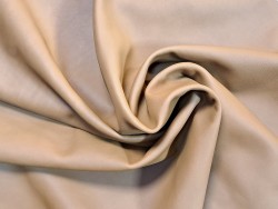 Peau de cuir de veau swift lisse - miel - maroquinerie - Cuir en stock