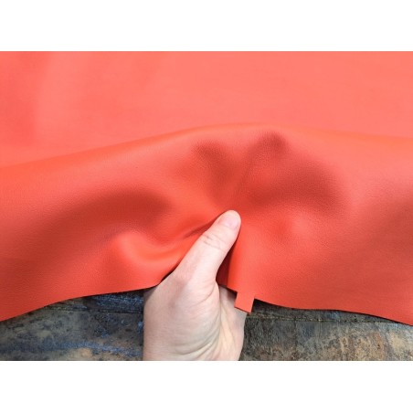 Peau de cuir de veau swift lisse - orange - maroquinerie - Cuir en stock