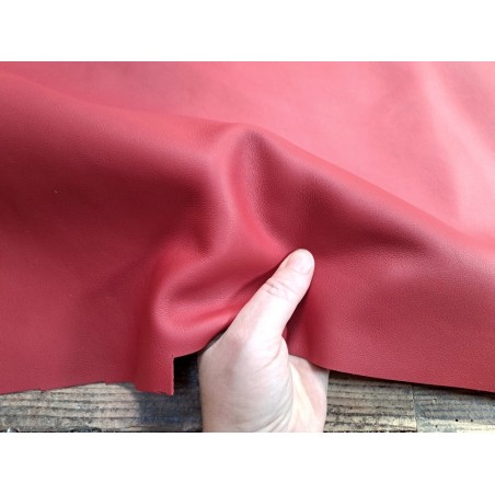 Peau de cuir de veau swift lisse - rouge piment - maroquinerie - cuir en stock