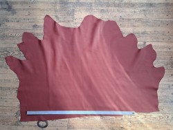 Peau de cuir de veau swift lisse - lie de vin - maroquinerie - Cuirenstock