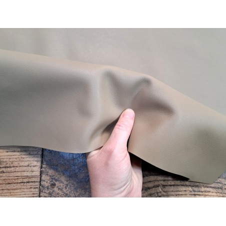 Peau de cuir de veau swift lisse - amende - maroquinerie - Cuir en stock